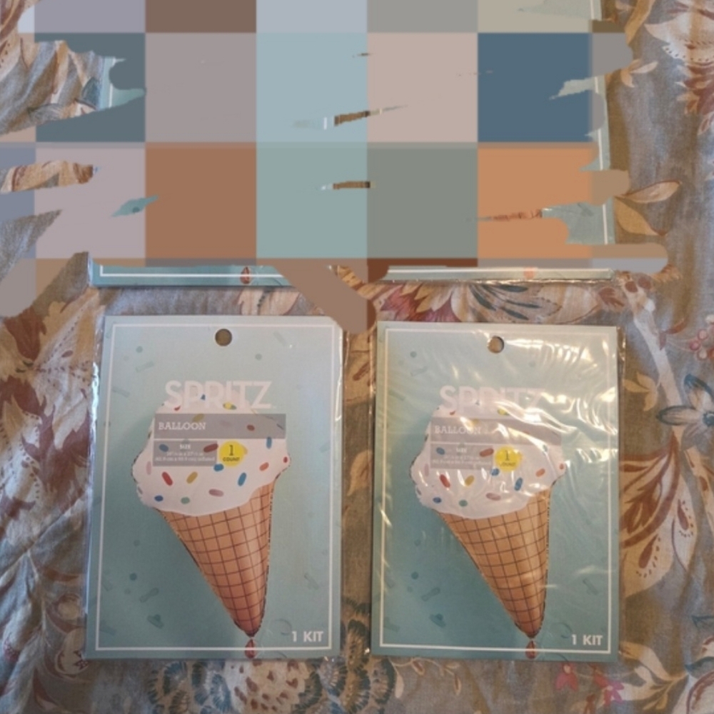 2 Pieces SPRITZ Mint Ice Cream Cone Party Decorations